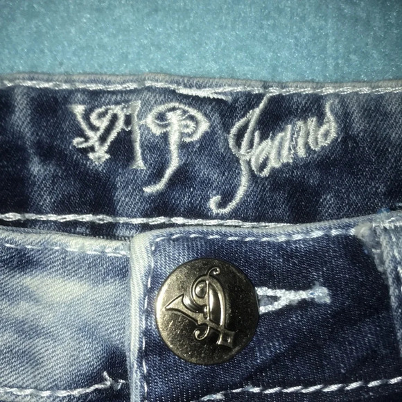 VIP high waisted distressed acid wash wrinkle look Y2K jeans size 5/6 - Picture 3 of 8